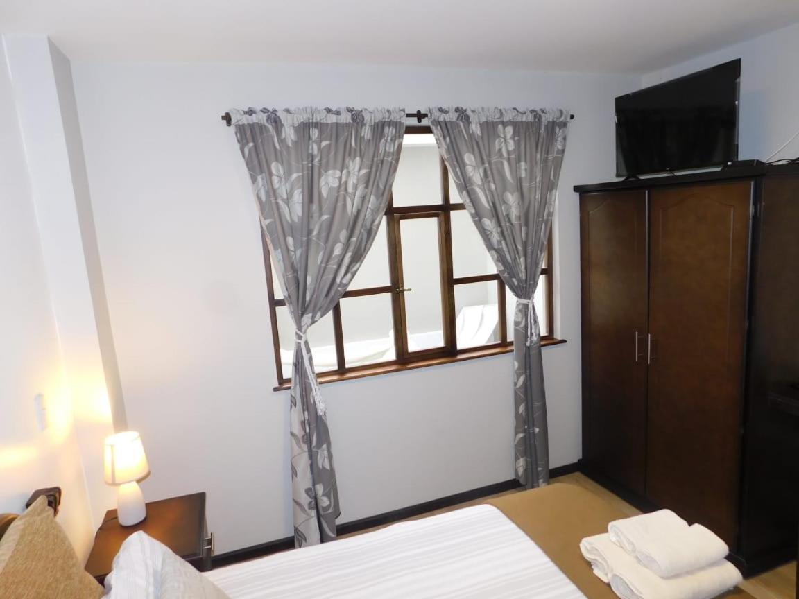 Hotel En El Centro Historico Cuenca Ngoại thất bức ảnh