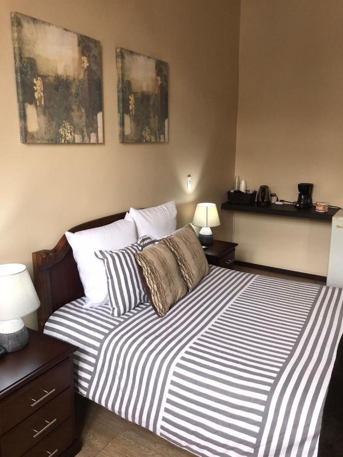 Hotel En El Centro Historico Cuenca Ngoại thất bức ảnh